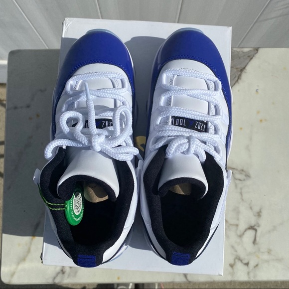 Jordan Retro 11 Low White Concord (Sold) - Picture 3 of 7